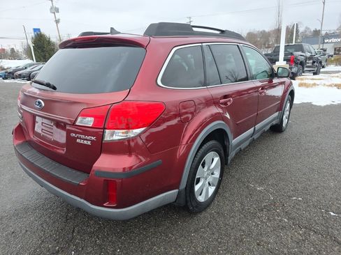 Used 2011 Subaru Outback 2.5i Limited image 8