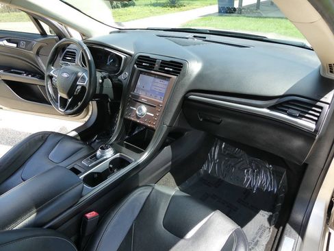 Used 2019 Ford Fusion Titanium AWD/4WD image 30