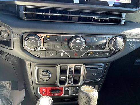 New 2026 Jeep Gladiator Mojave AWD/4WD image 23