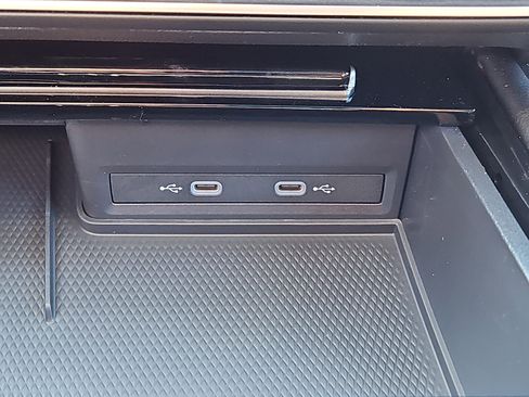 New 2026 Volkswagen Atlas SE image 9