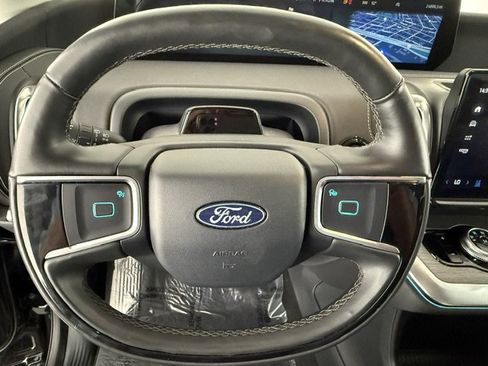 Used 2025 Ford Expedition Max Platinum AWD/4WD image 14