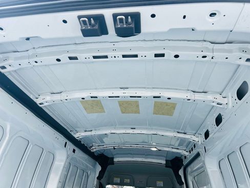 Used 2021 Ford Transit 250 Medium Roof image 10