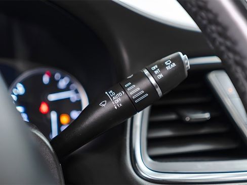 Used 2024 Buick Enclave Avenir image 23