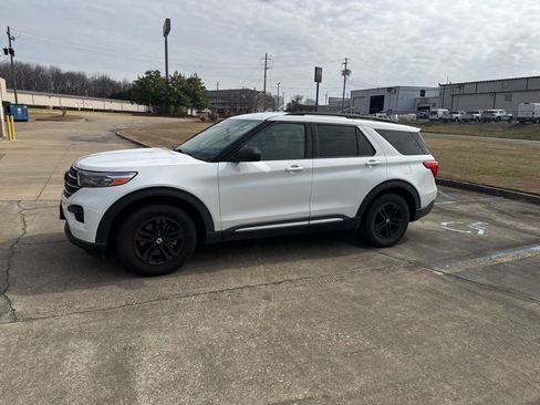 Used 2020 Ford Explorer XLT image 8