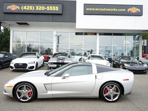 Used 2007 Chevrolet Corvette 3LT w/ Preferred Equipment Group image 2