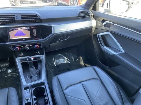 Used 2023 Audi Q3 2.0T Premium image 18