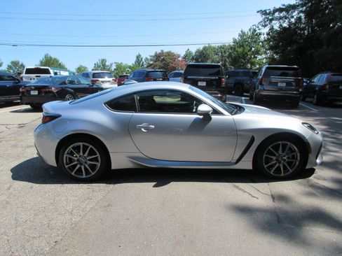 Used 2024 Subaru BRZ Premium RWD image 4