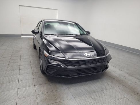 Used 2024 Hyundai Elantra SE FWD image 14