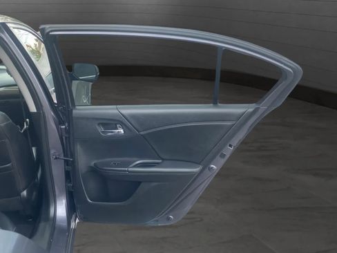 Used 2017 Honda Accord EX-L image 27