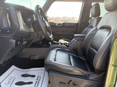 Used 2025 Ford Bronco Outer Banks image 16