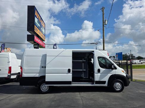 Used 2023 RAM ProMaster 3500 w/ Driver Convenience Group image 5