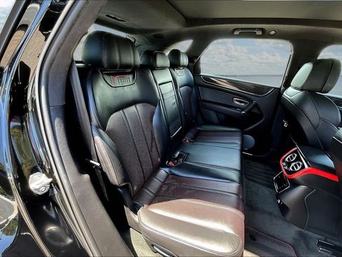 Used 2020 Bentley Bentayga AWD/4WD image 25
