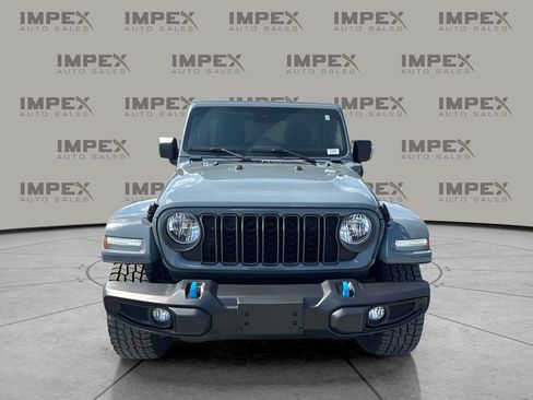 Used 2024 Jeep Wrangler Unlimited w/ Convenience Group AWD/4WD image 8