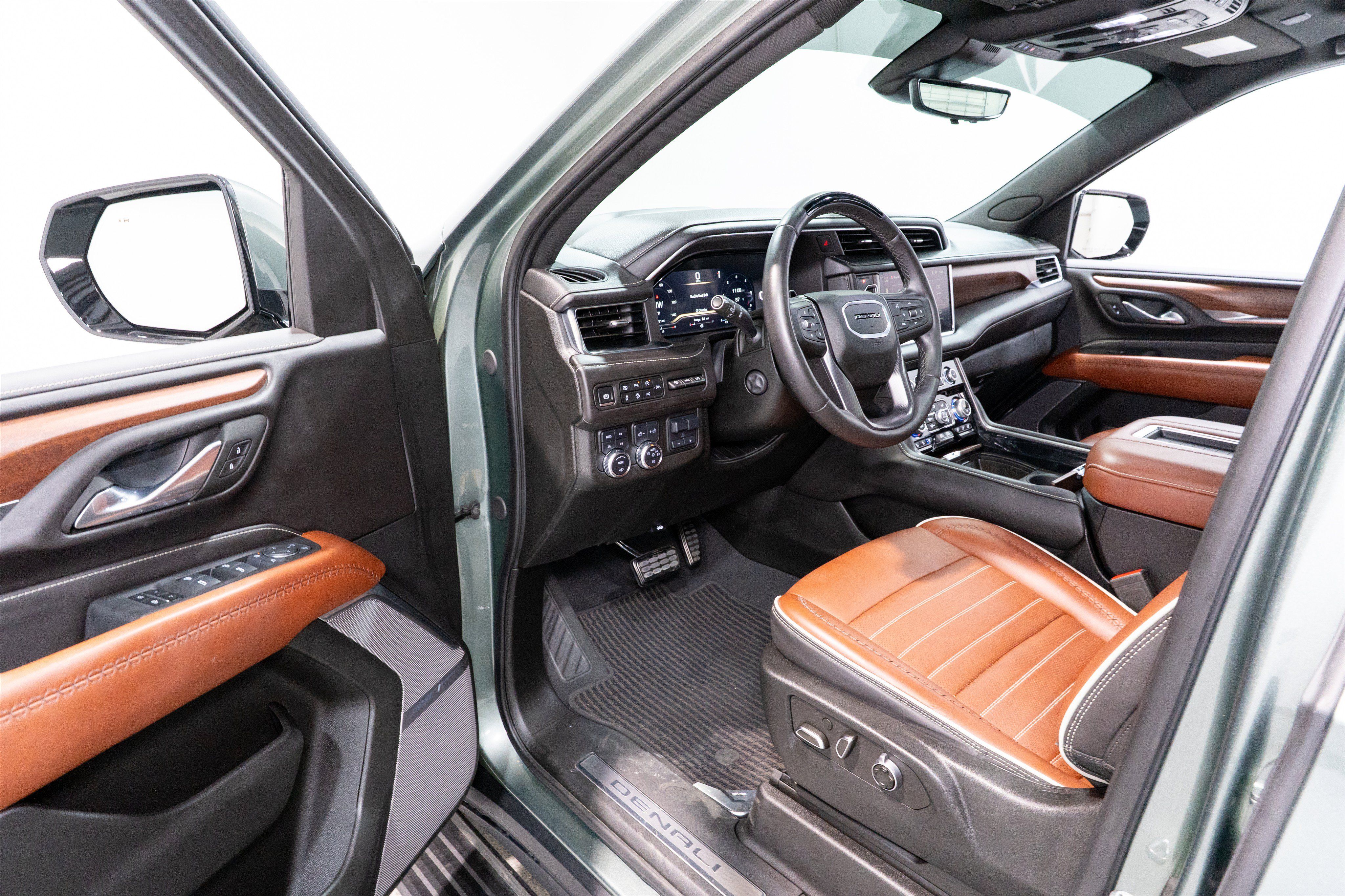 Used 2024 GMC Yukon Denali Ultimate AWD/4WD image 13