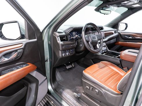 Used 2024 GMC Yukon Denali Ultimate AWD/4WD image 13