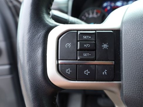 Used 2022 Ford Expedition XLT image 24