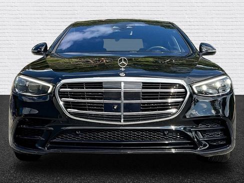 Used 2022 Mercedes-Benz S 500 4MATIC w/ AMG Line Package image 2