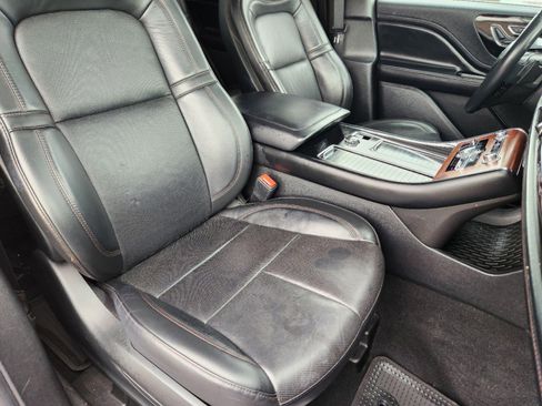 Used 2022 Lincoln Aviator Reserve image 17