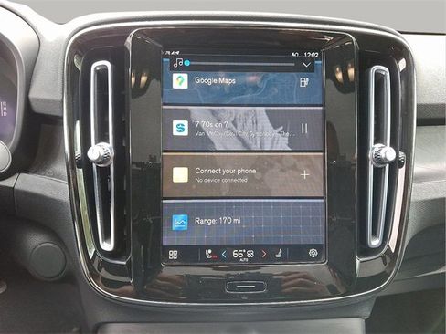 Certified 2023 Volvo C40 P8 Recharge Ultimate w/ Protection Package Premier image 18