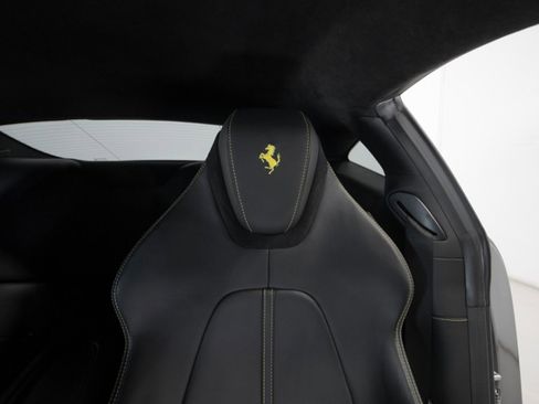 Used 2021 Ferrari Roma image 4