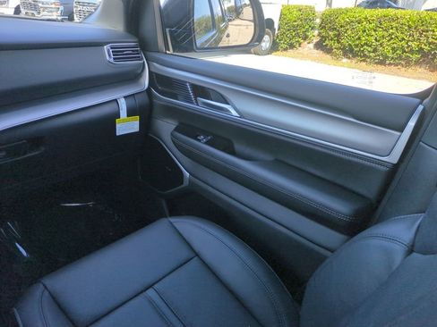 New 2026 Jeep Grand Wagoneer L Limited AWD/4WD image 18