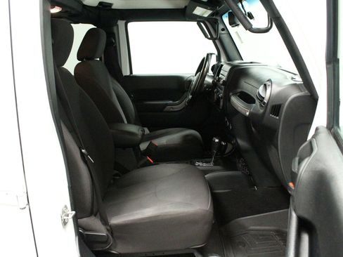 Used 2018 Jeep Wrangler Unlimited Sport S AWD/4WD image 16