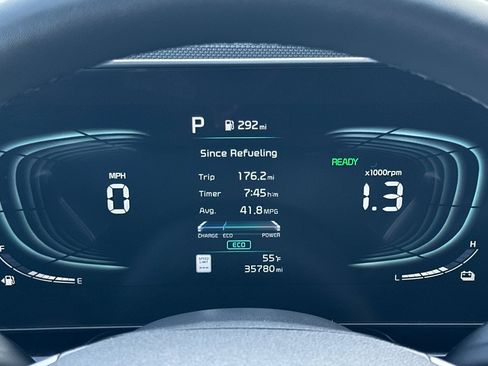 Used 2024 Kia Niro SX image 24