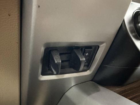 Used 2015 Ford F150 Lariat w/ Equipment Group 501A Mid image 22