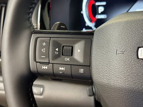New 2026 Nissan Pathfinder Platinum AWD/4WD image 36
