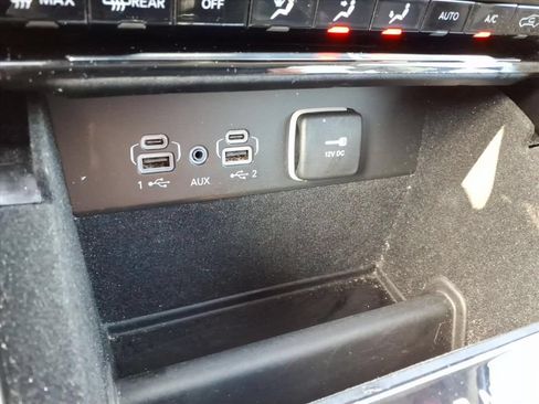 Used 2021 Jeep Grand Cherokee L Limited AWD/4WD image 17