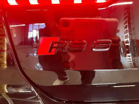 Used 2022 Audi RS 6 w/ Executive Package image 10