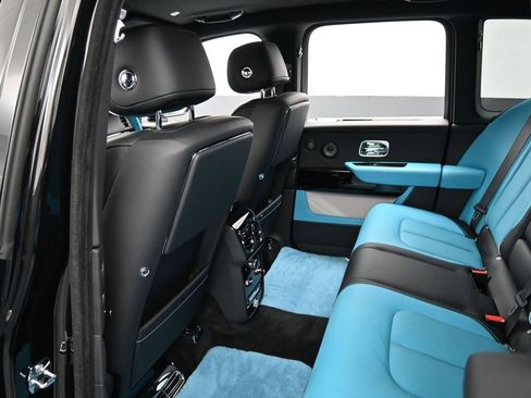 Used 2024 Rolls-Royce Cullinan Black Badge w/ Driver's Package image 27