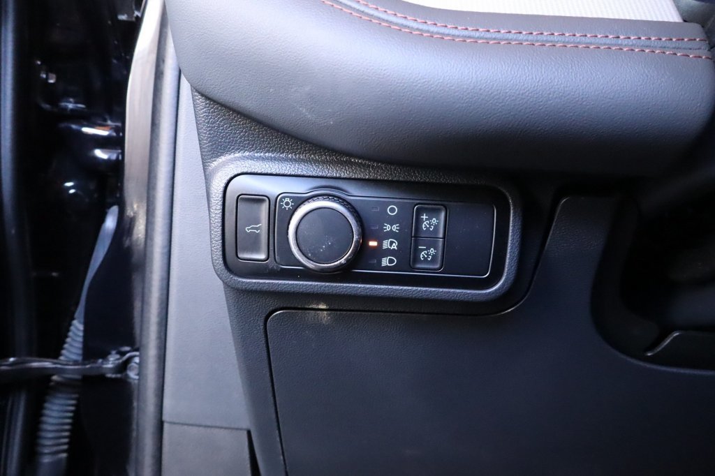 Used 2025 Ford Explorer Active RWD image 23