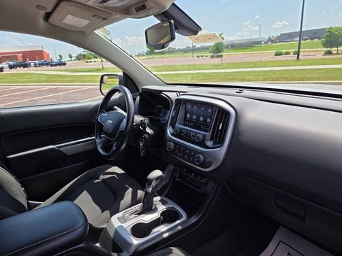 Used 2022 Chevrolet Colorado LT w/ LT Convenience Package AWD/4WD image 35
