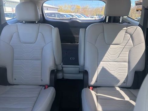 Certified 2022 Kia Telluride SX w/ SX Prestige Package AWD/4WD image 38