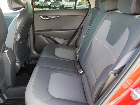 Used 2024 Kia Niro LX image 15