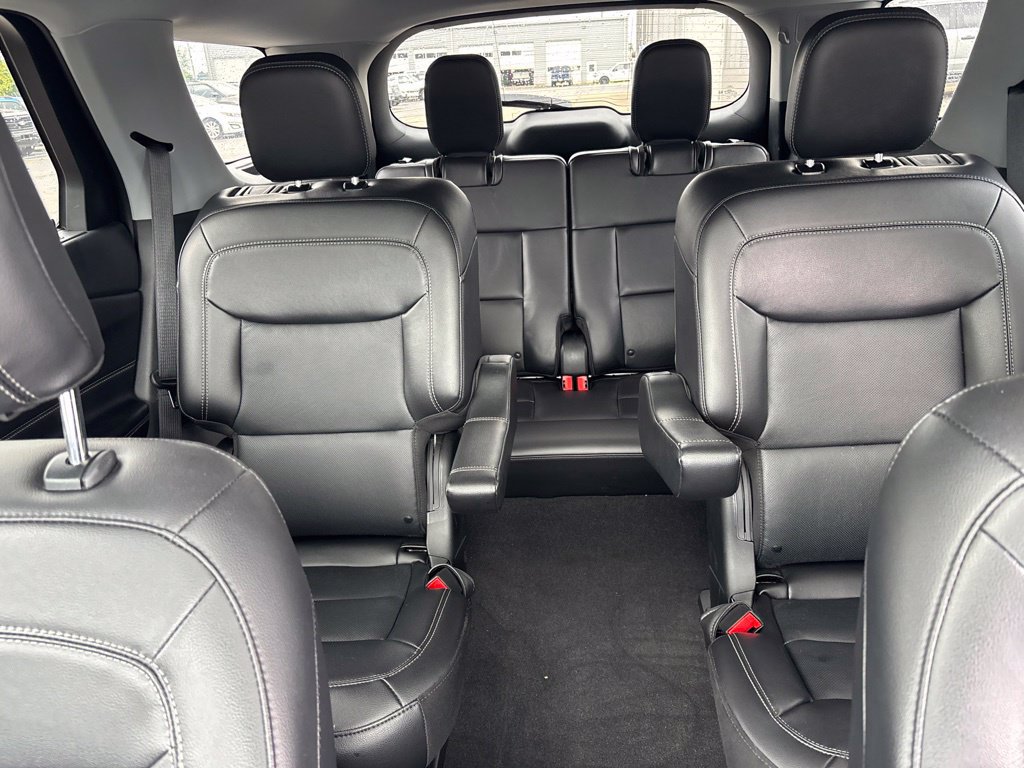 Used 2024 Ford Explorer Limited w/ Limited Technology Package AWD/4WD image 26