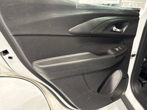 Used 2021 Chevrolet TrailBlazer LS FWD image 36