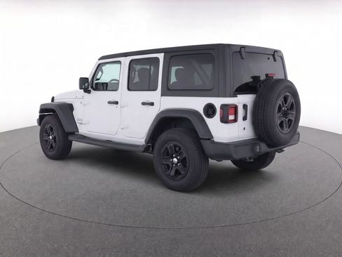 Used 2018 Jeep Wrangler Unlimited Sport S AWD/4WD image 6