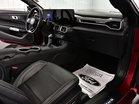 Used 2025 Ford Mustang GT Premium RWD image 28