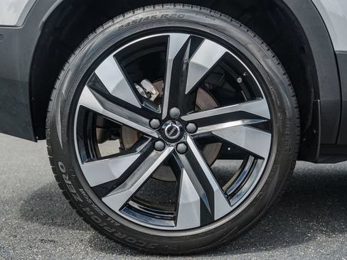 Certified 2023 Volvo XC40 B5 Ultimate w/ Protection Package Premier AWD/4WD image 21