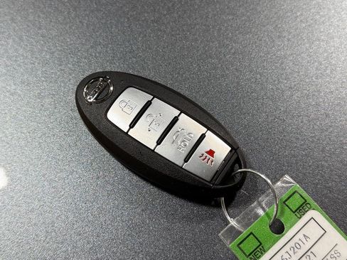 Used 2021 Nissan Versa S FWD image 36