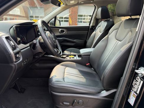 Certified 2023 Kia Sorento X-Line EX AWD/4WD image 16