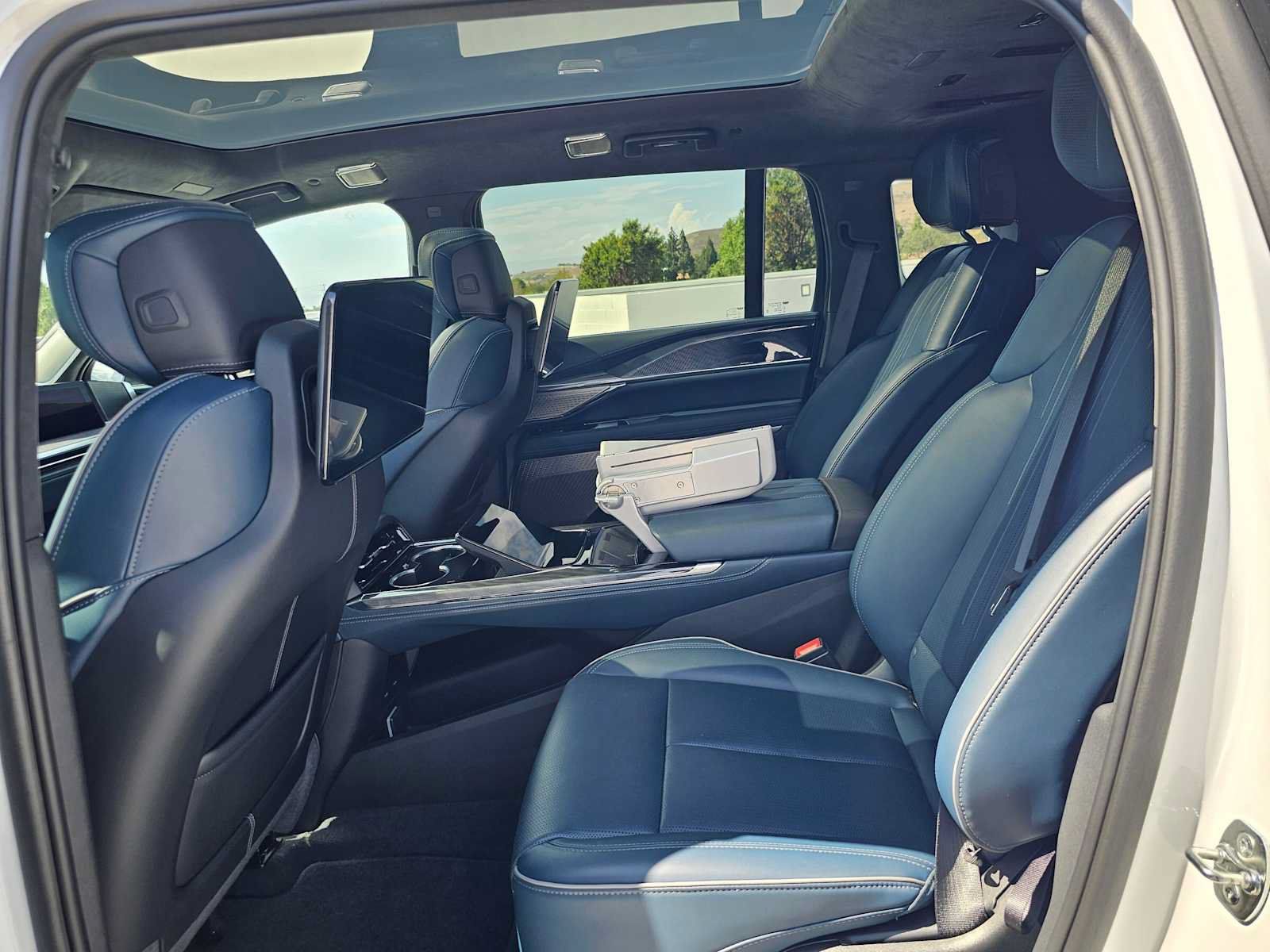 Used 2025 Cadillac Escalade IQ Sport 2 AWD/4WD image 18