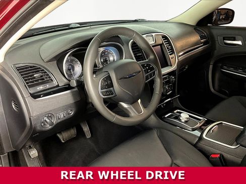 Used 2023 Chrysler 300 Touring w/ Sport Appearance Package image 15