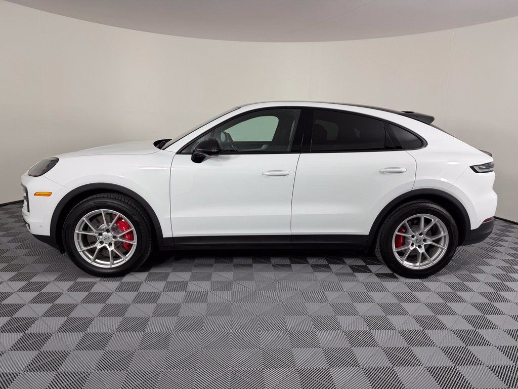 Certified 2024 Porsche Cayenne S AWD/4WD image 2