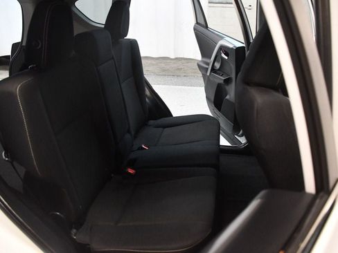 Used 2017 Toyota RAV4 XLE FWD image 38