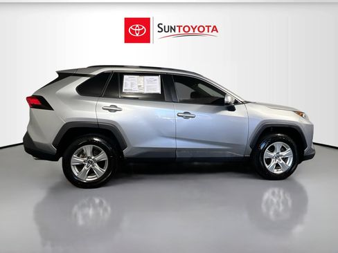 Used 2019 Toyota RAV4 XLE image 2