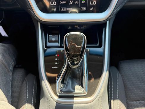 Used 2022 Subaru Outback Premium AWD/4WD image 20