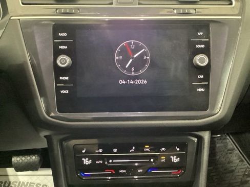 Certified 2024 Volkswagen Tiguan SE image 9